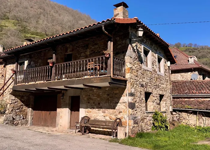 Apartamentos Y Casas De Aldea La Pornacal