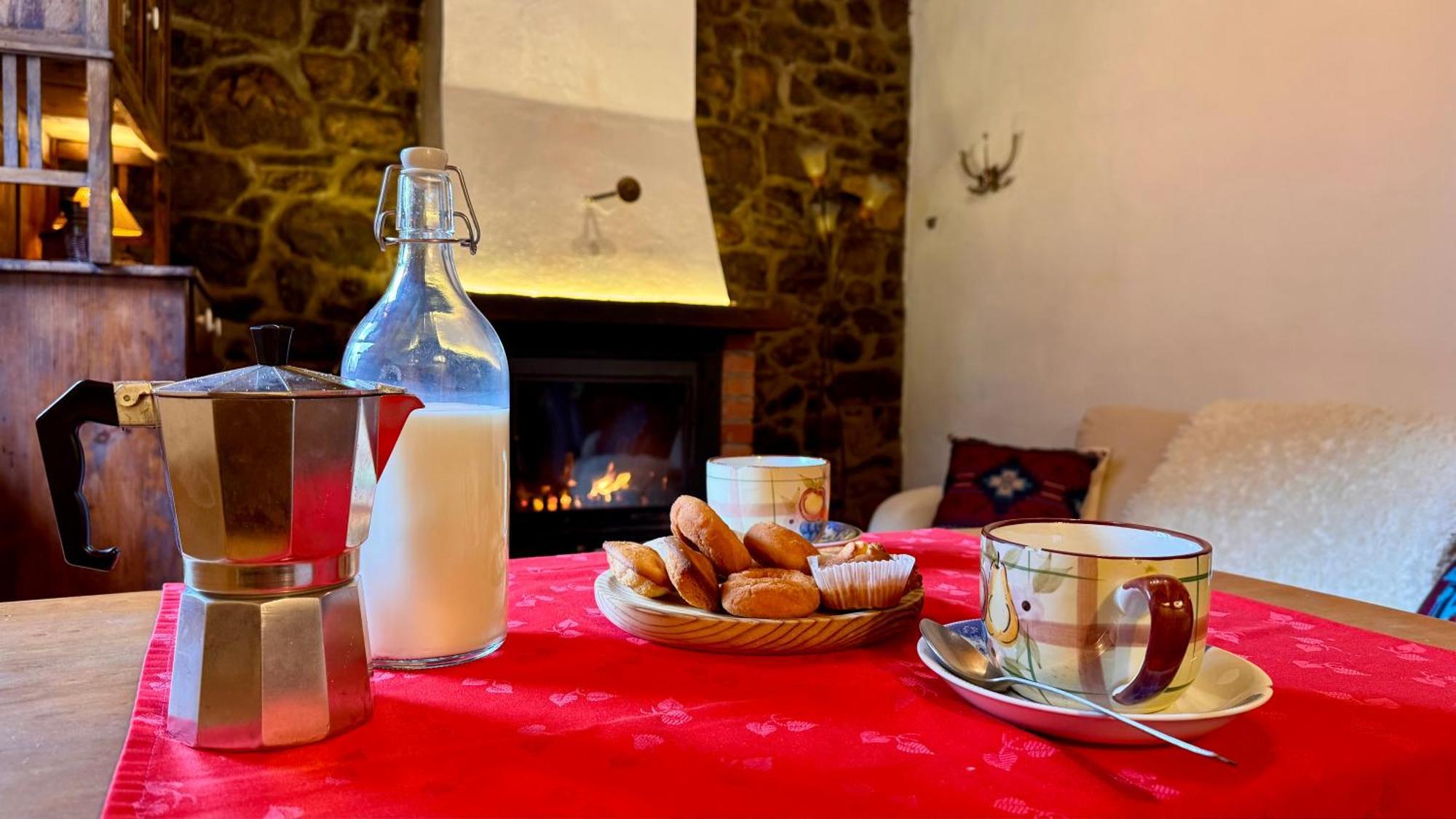 Y Casas De Aldea La Pornacal Guest house *