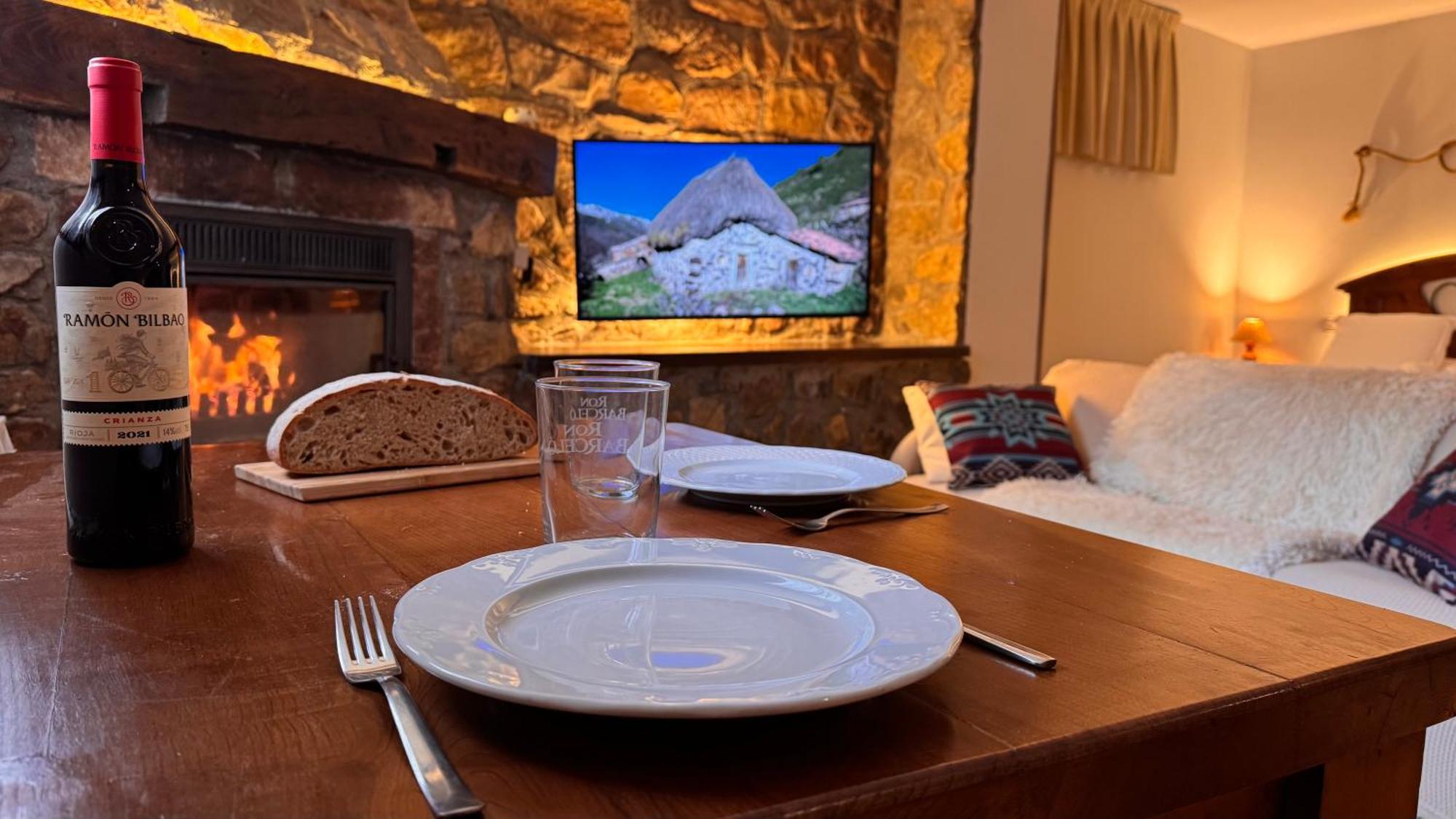 Y Casas De Aldea La Pornacal Guest house *