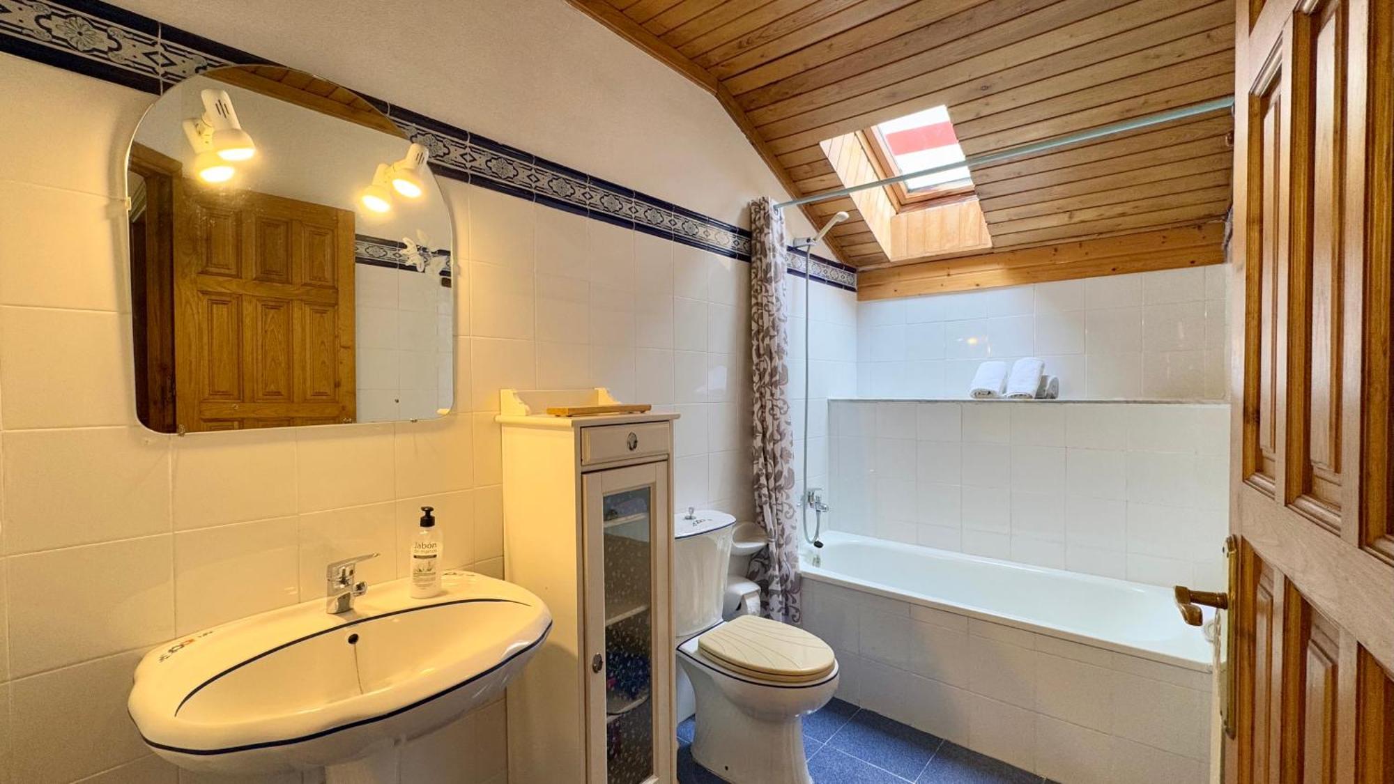 Y Casas De Aldea La Pornacal Pensión