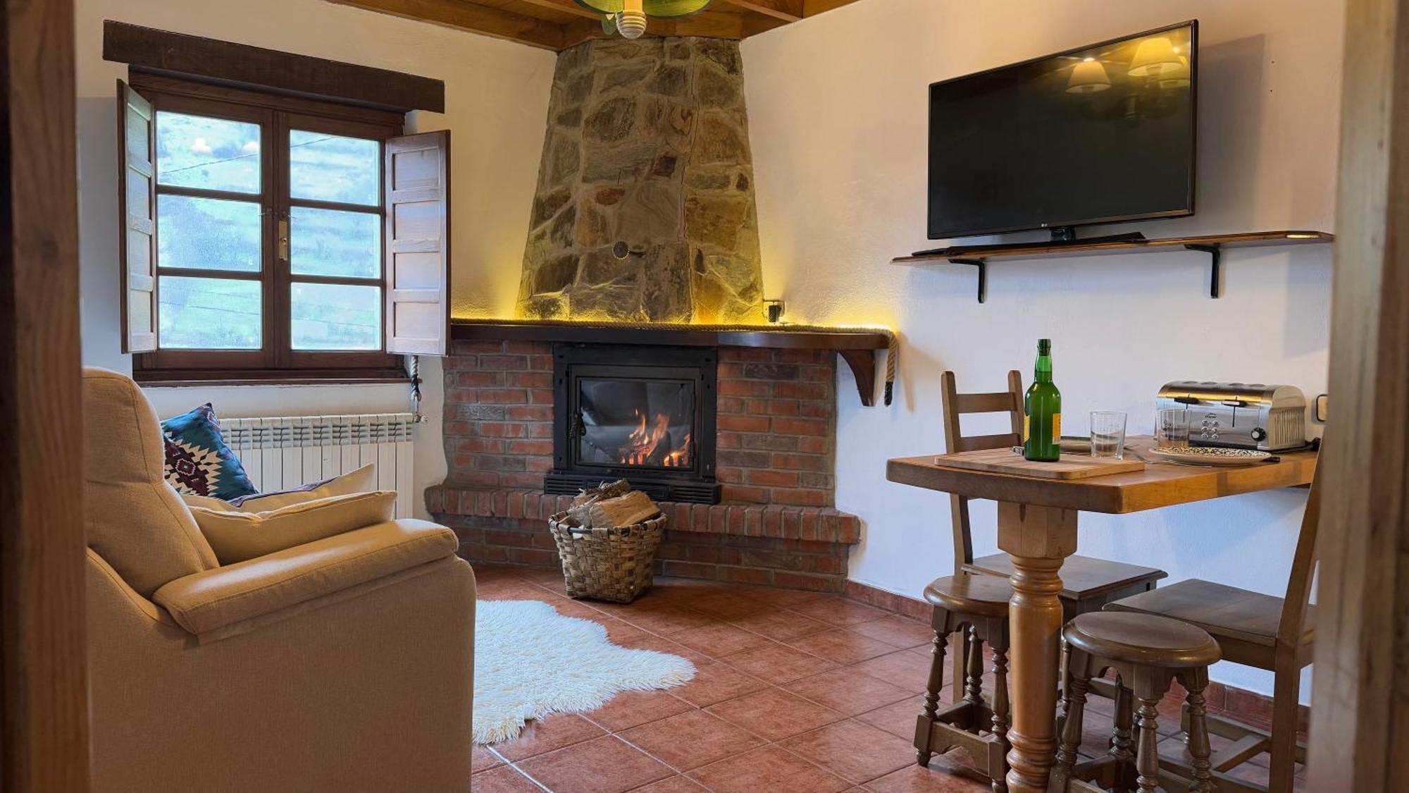 Y Casas De Aldea La Pornacal Pensión
