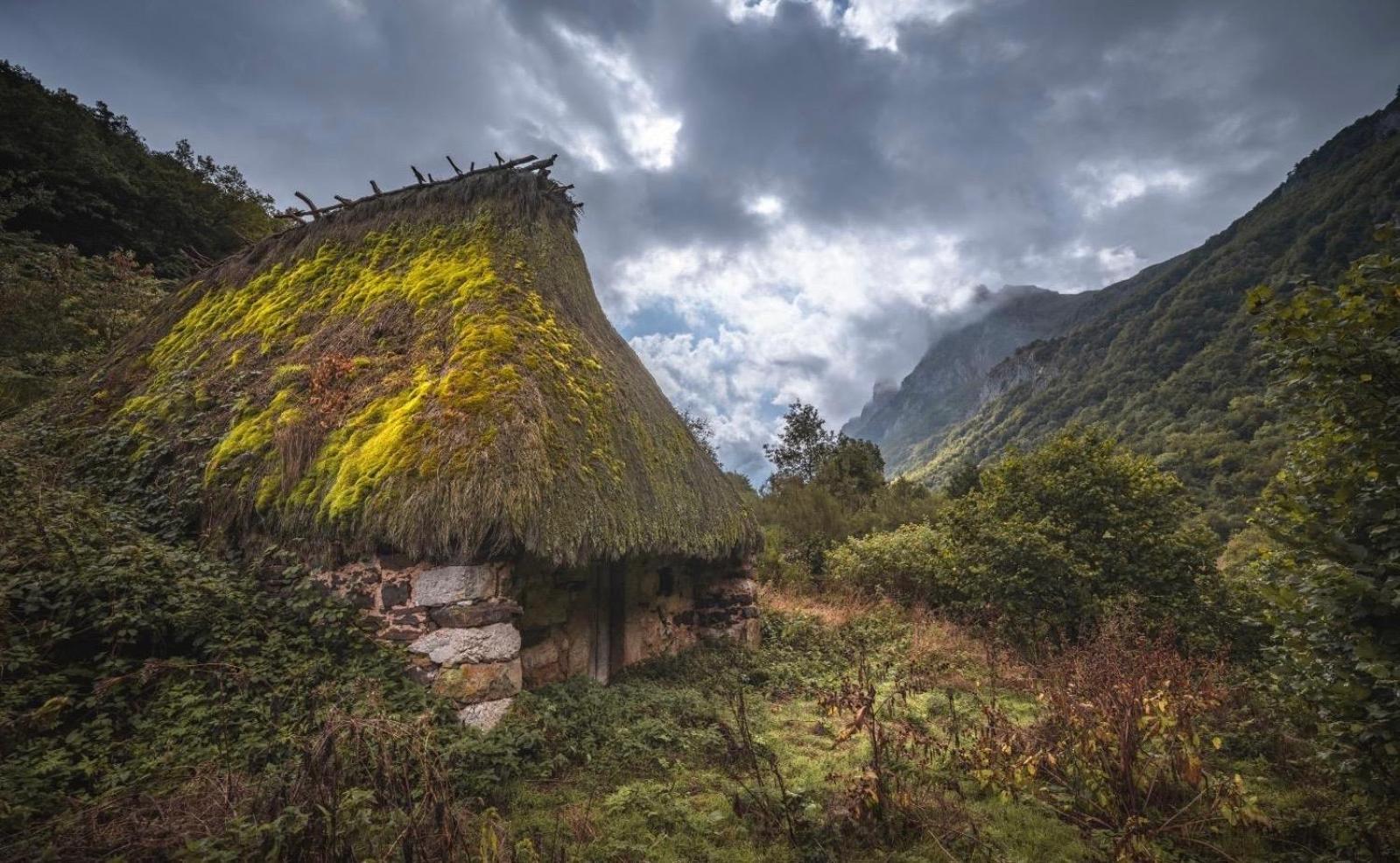 Y Casas De Aldea La Pornacal Pensión Villar de Vildas