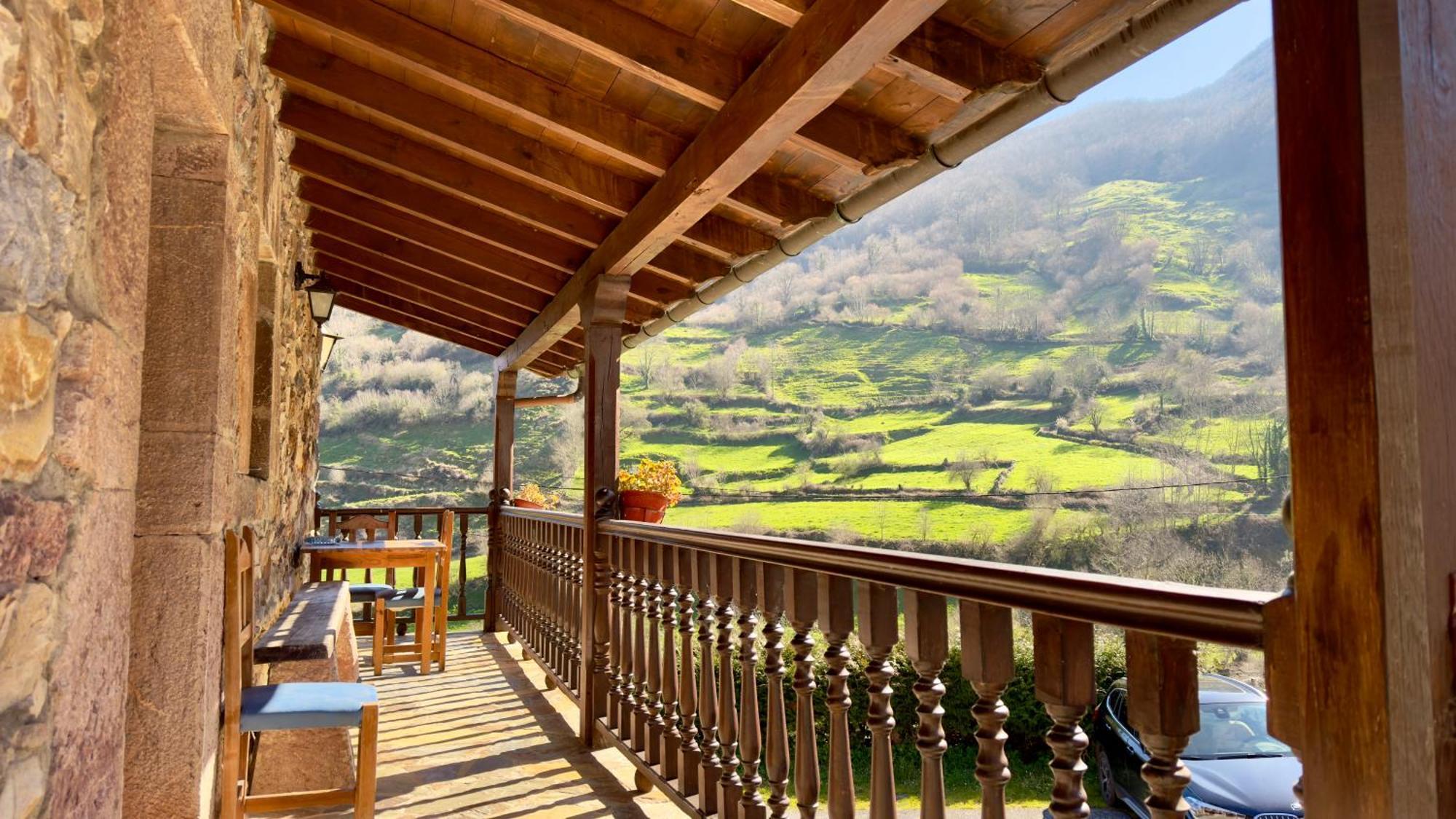 Pensión Y Casas De Aldea La Pornacal *