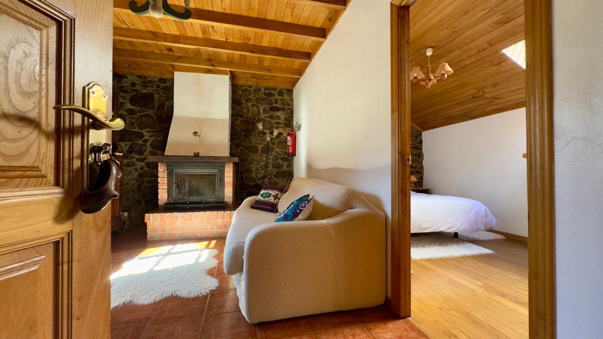 Y Casas De Aldea La Pornacal Pensión Villar de Vildas