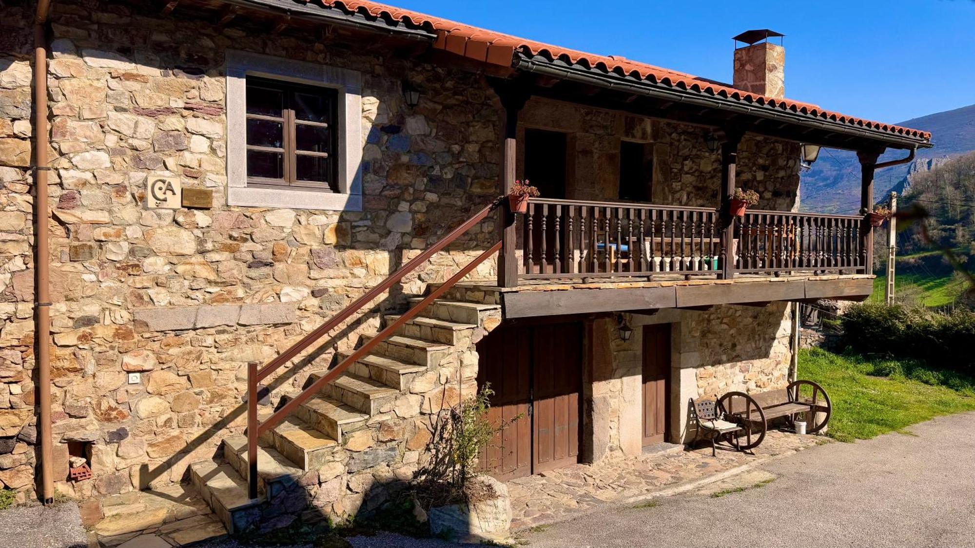 Y Casas De Aldea La Pornacal Gasthof Villar de Vildas